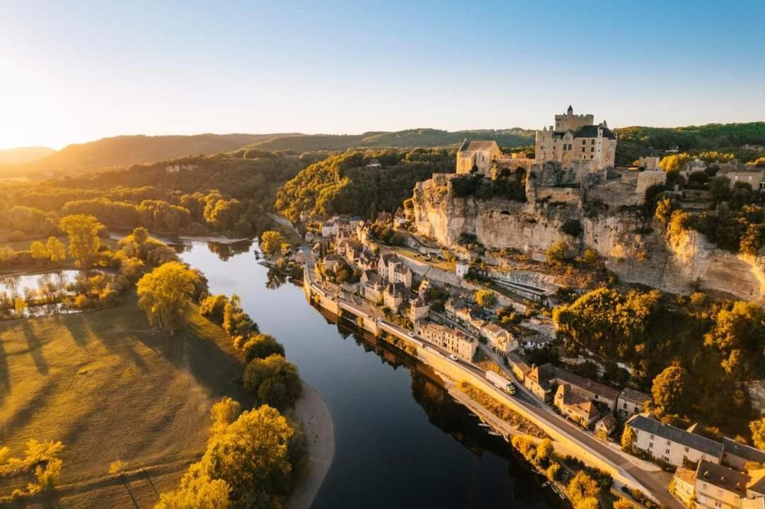 Grand La Salamandre Proche Sarlat De 1 A 10 Personnes Holiday home Saint-Andre-d'Allas